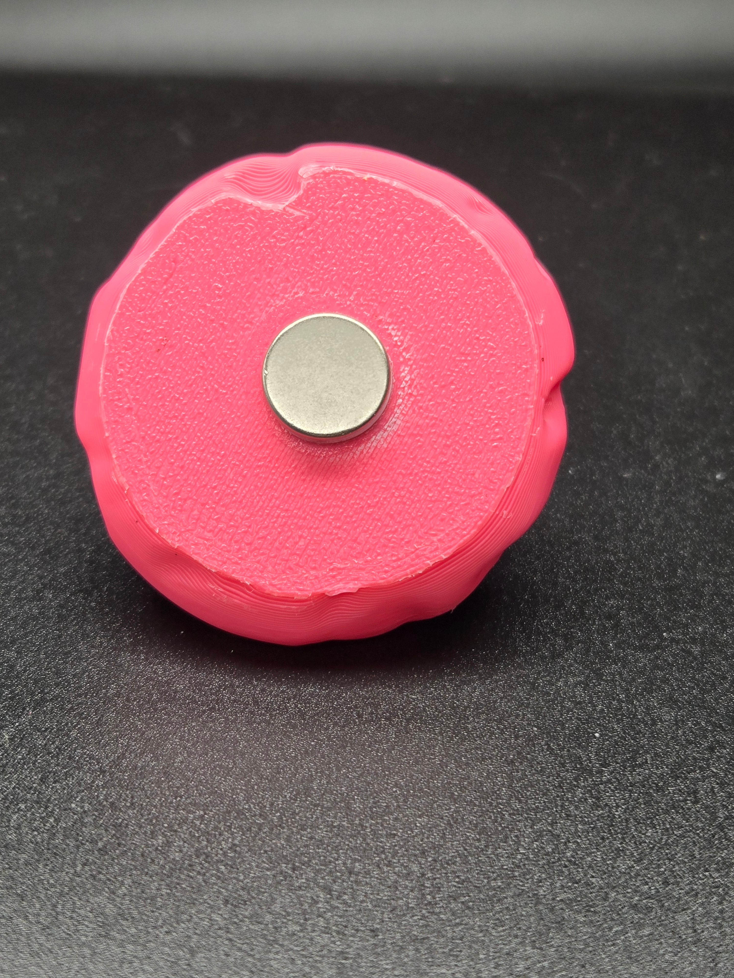 Cookie Kiss Clicker Magnet