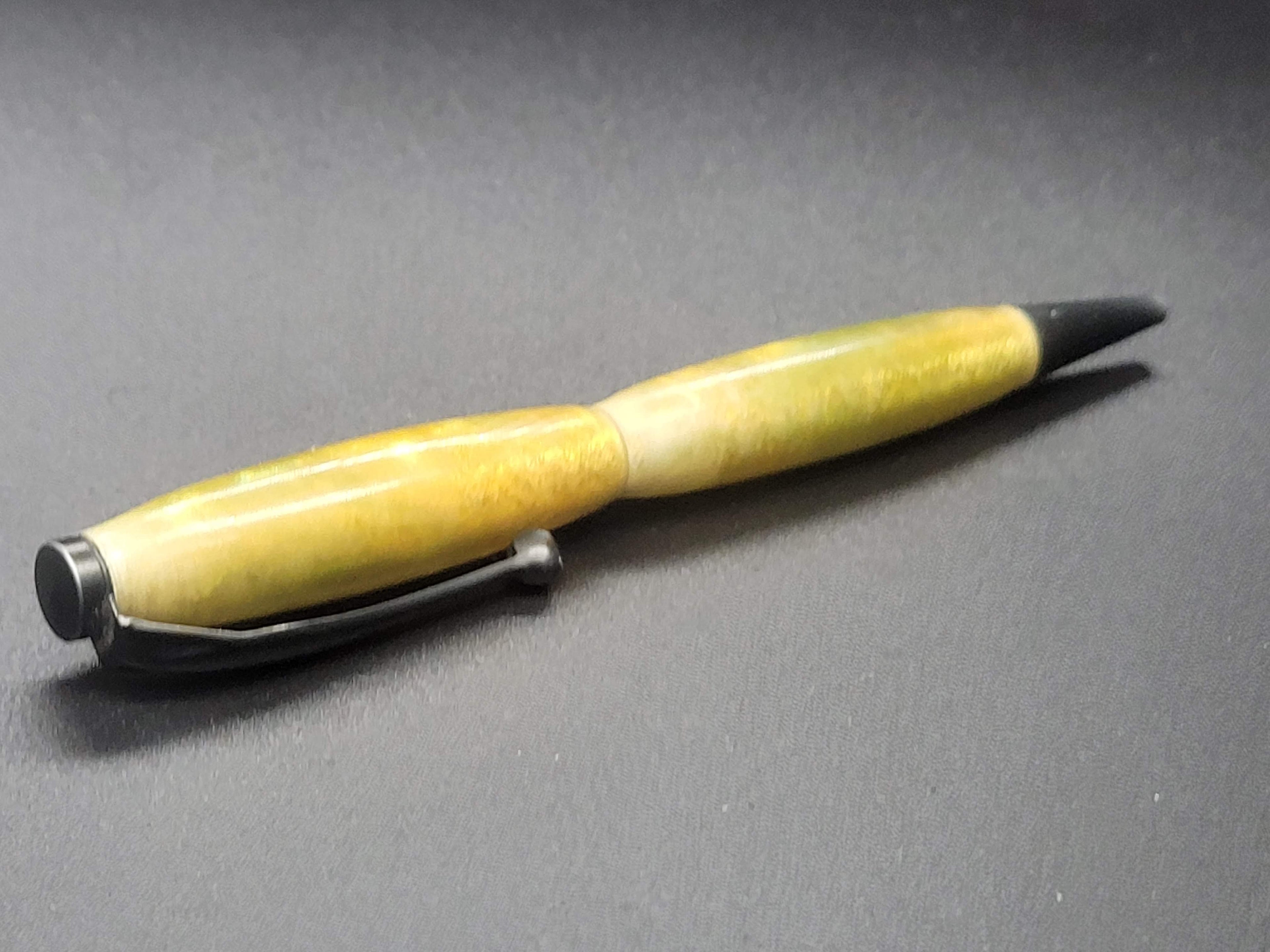 Slimline Black Enamel Pen – Translucent Gold Acrylic