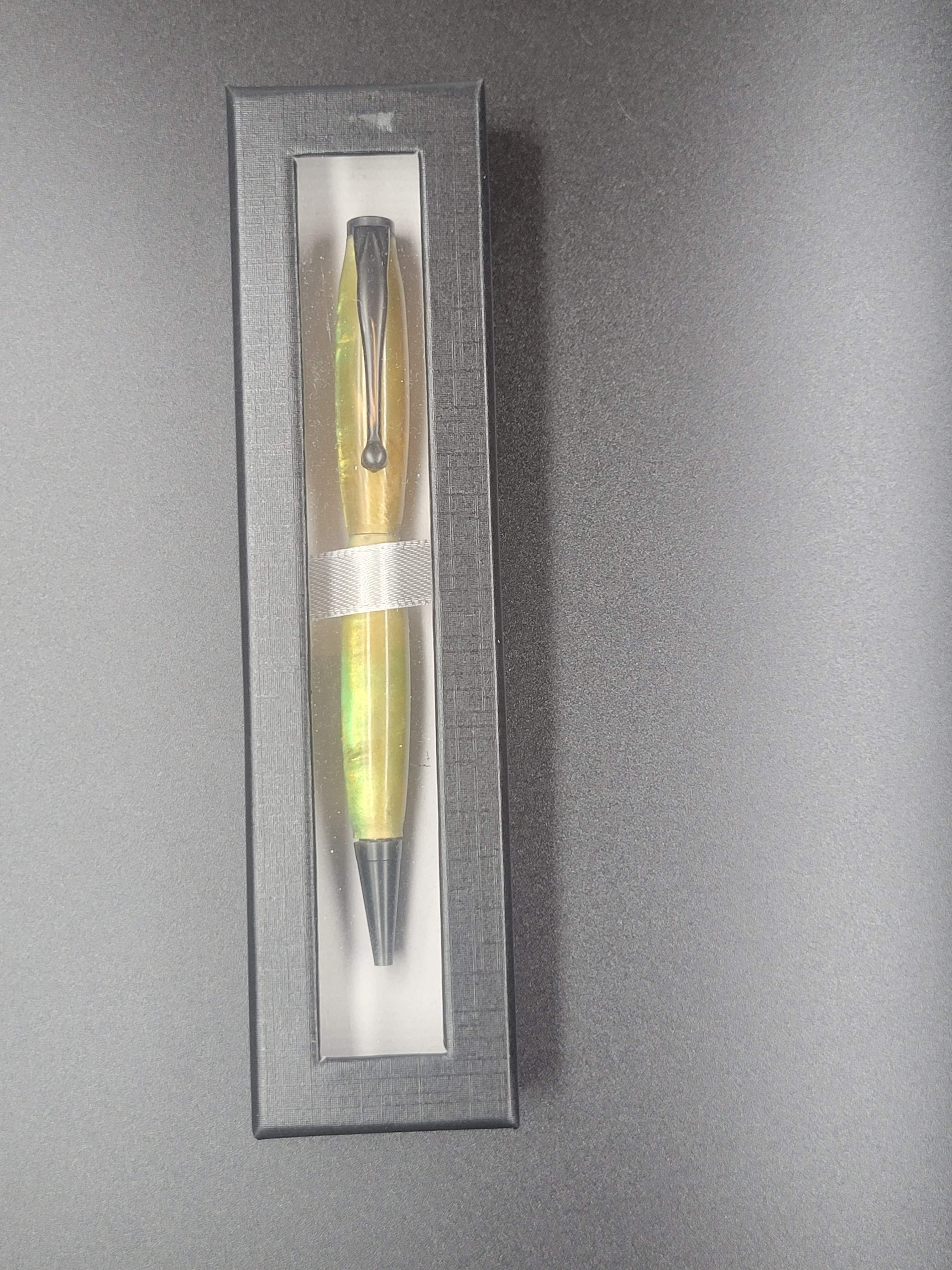 Slimline Black Enamel Pen – Translucent Gold Acrylic